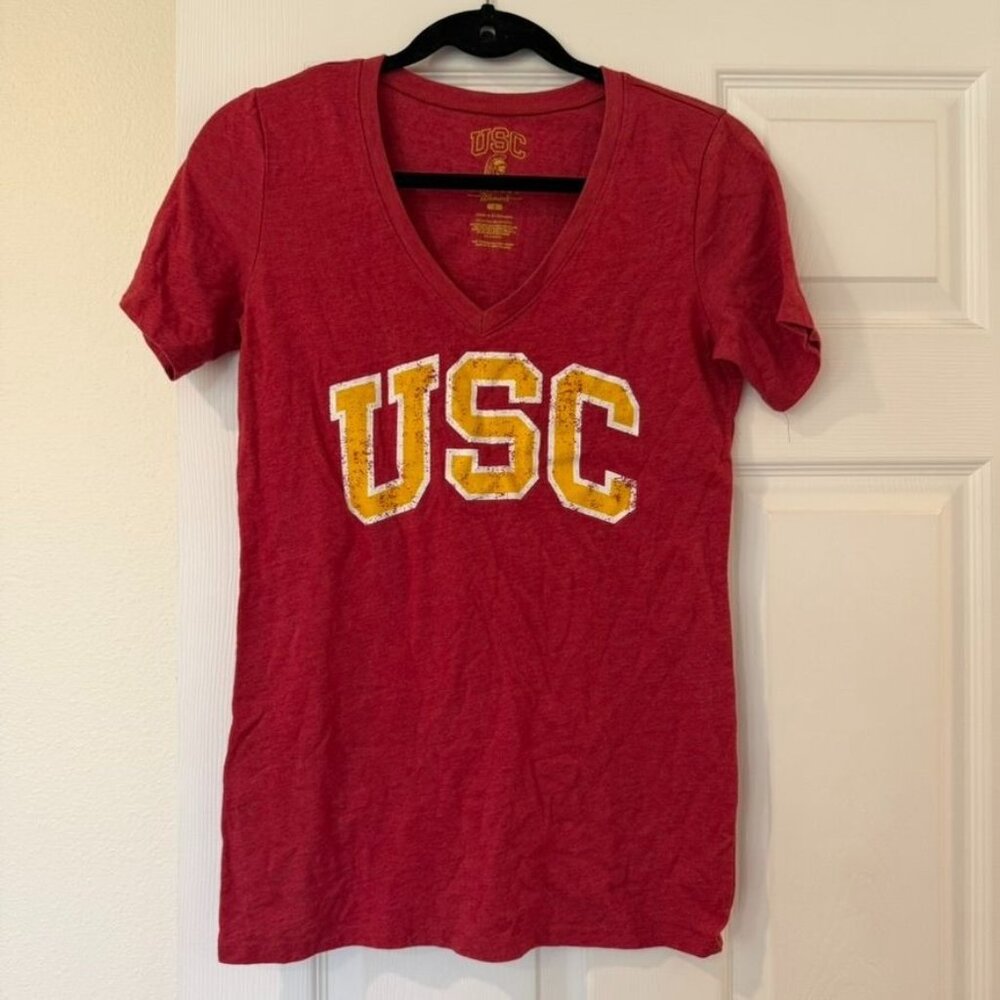 USC Trojans Red V-Neck Short Sleeve T-Shirt Size Small